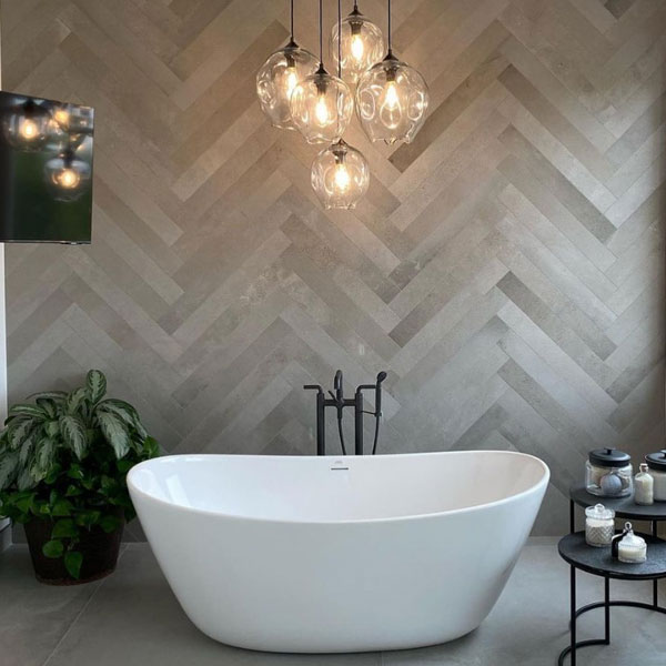 Hydro System Domingo Tub. Credit @jenniferaustindesign